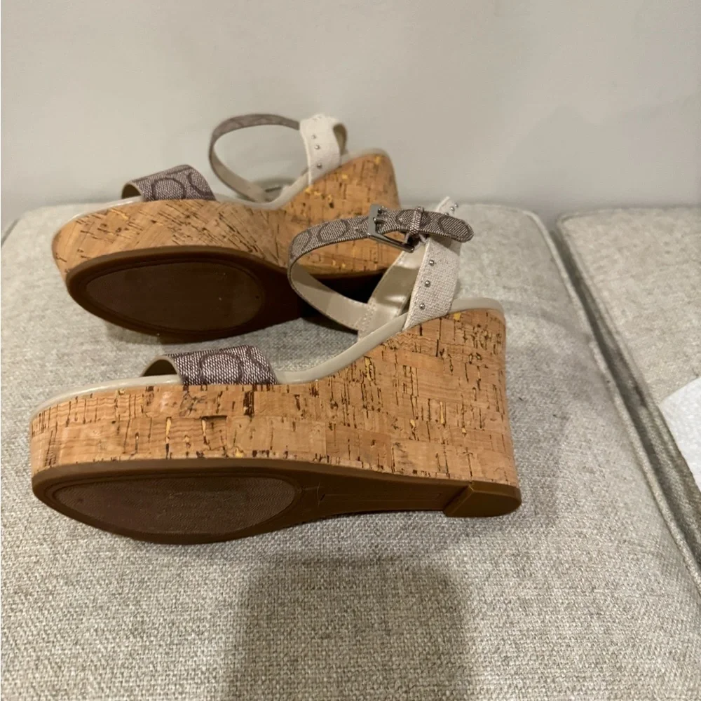Brand New‎ Calvin Klein Karmona Sandals Natural Wedges. Size 8.5B